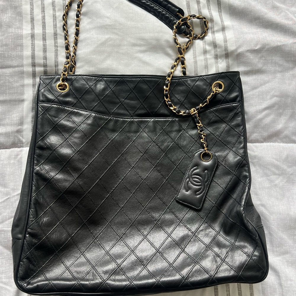 Chanel vintage tote - Picture 2 of 11
